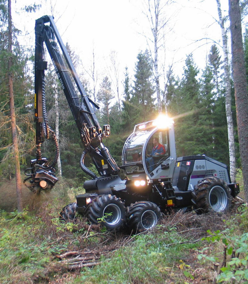 files/example_projects/Fotos LOGSET/Logset Harvester 5H_1.jpg